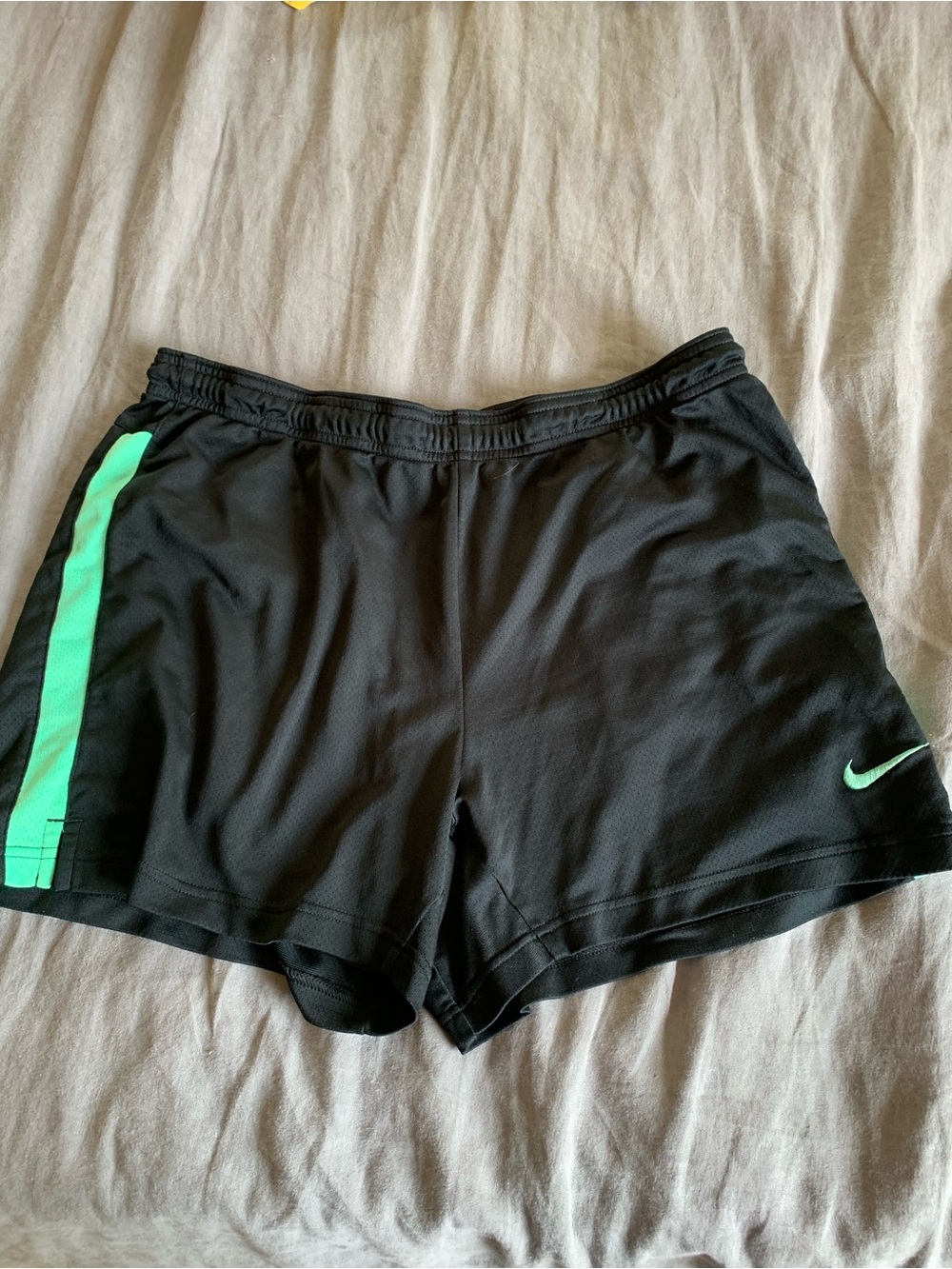 ⚡️5 for $25⚡️ Nike Women’s Drifit Black Athletic Shorts with Mint Stripe L